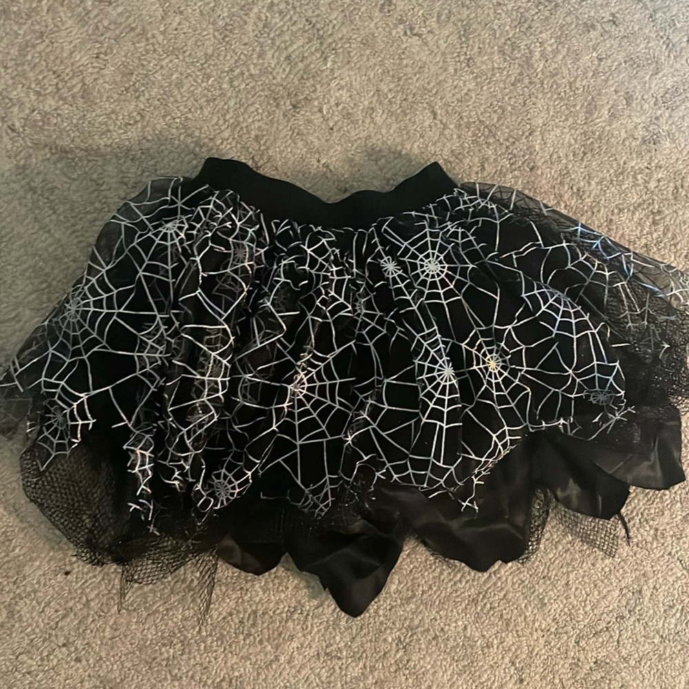 Girls spiderweb skirt